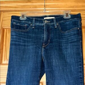 Levi women’s 314 Shaping Straight Blue Jeans waist 31” length 30”